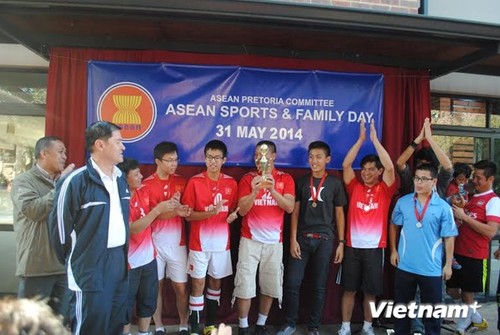 Tưng bừng “Ngày Thể thao và Gia đình ASEAN 2014” ở Nam Phi  - ảnh 1